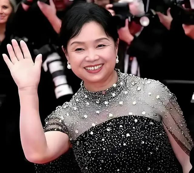 忍氣吞聲30年！60歲阿姨「狠甩家暴夫」跑去自駕遊　4年後「現況曝光」眾人超羨慕　　