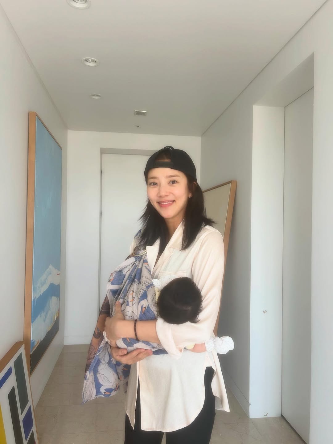 切除300顆疣！41歲資深女星「生產剖腹大出血」　痛訴老公不帶小孩：「竟還敢說很開心...」