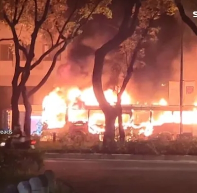 車上載7乘客！台北市公車「突然起火爆炸」　監視器曝「早就有異狀」現況曝光