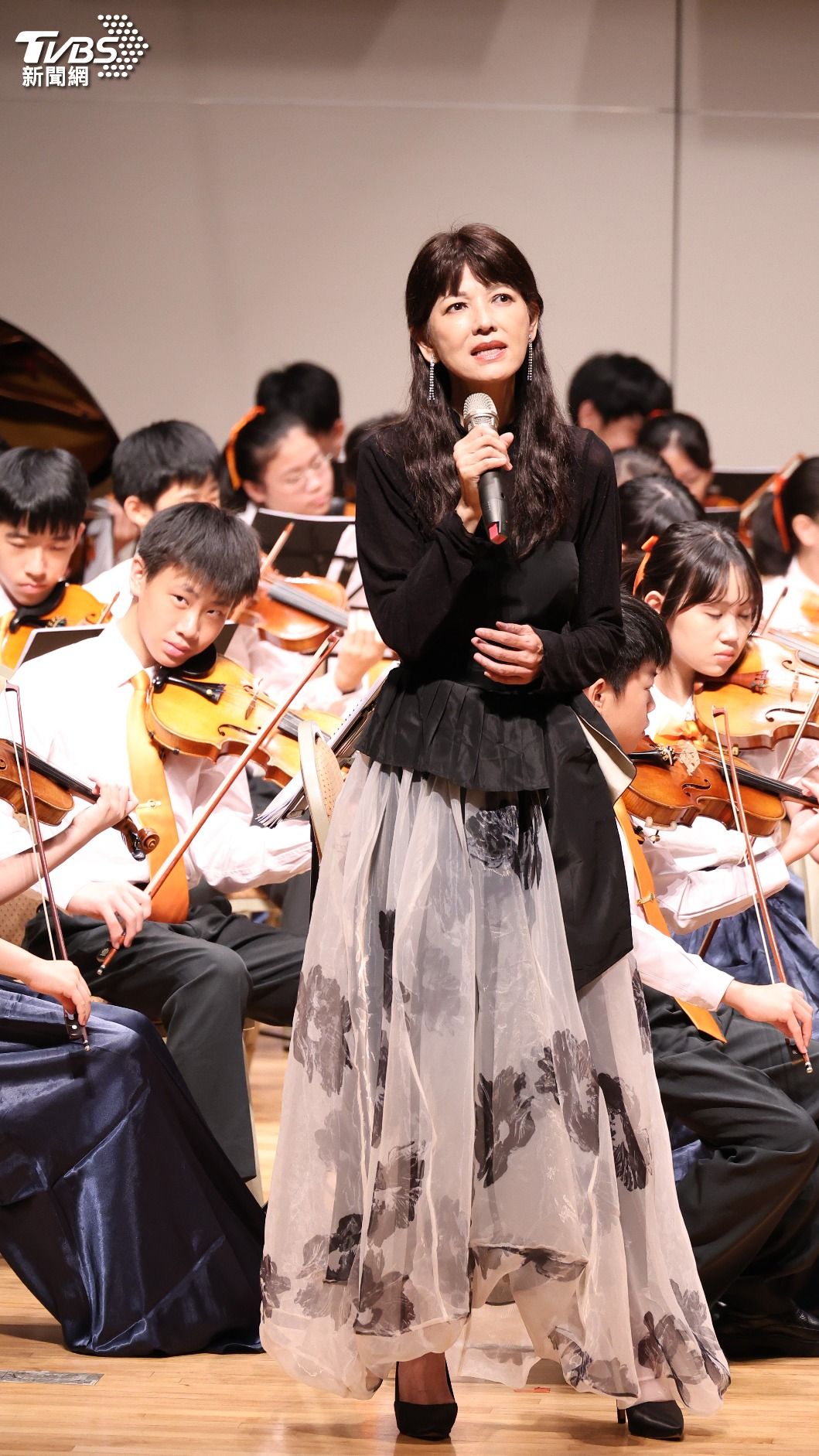 結婚15年！58歲玉女歌手「揭夫妻相處」慘被冷暴力　認了「即將分居」：要離開台灣了