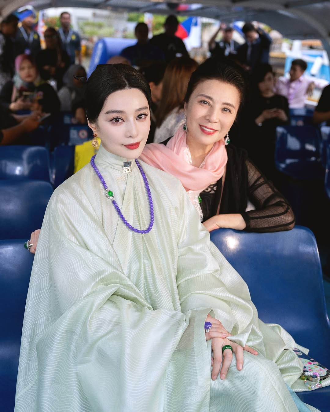 驚喜曬父母合照！范冰冰「73歲爸爸逆齡顏值」曝光　粉絲一看尖叫「這是哥哥吧...」