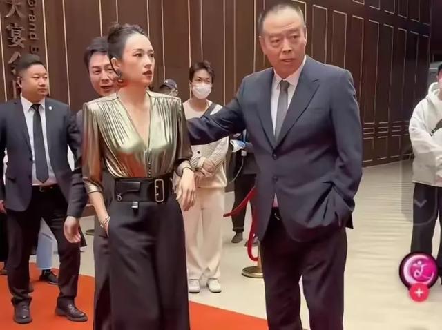 一度消失螢光幕！46歲影后離婚後「被發現面相變了」　超短髮現身「女王氣場全開」重回顛峰