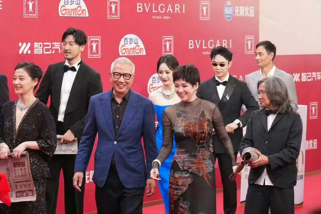 一度消失螢光幕！46歲影后離婚後「被發現面相變了」　超短髮現身「女王氣場全開」重回顛峰