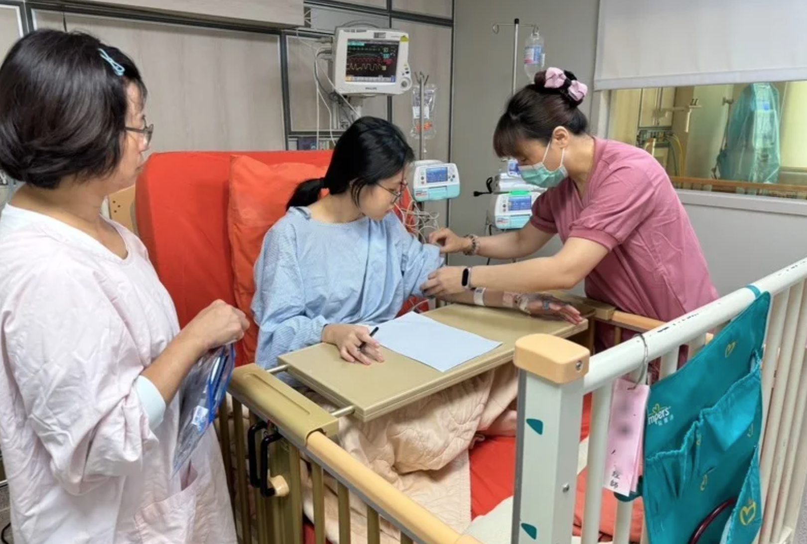 北市女學生會考「考場上吐血」緊急送醫！她堅持「加護病房完成考試」：為了與媽媽的約定