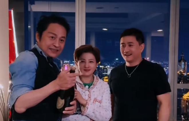 曾迷倒萬千少女！他退圈多年現身「竟老到不敢認」 「翻身成大老闆」44歲仍單身