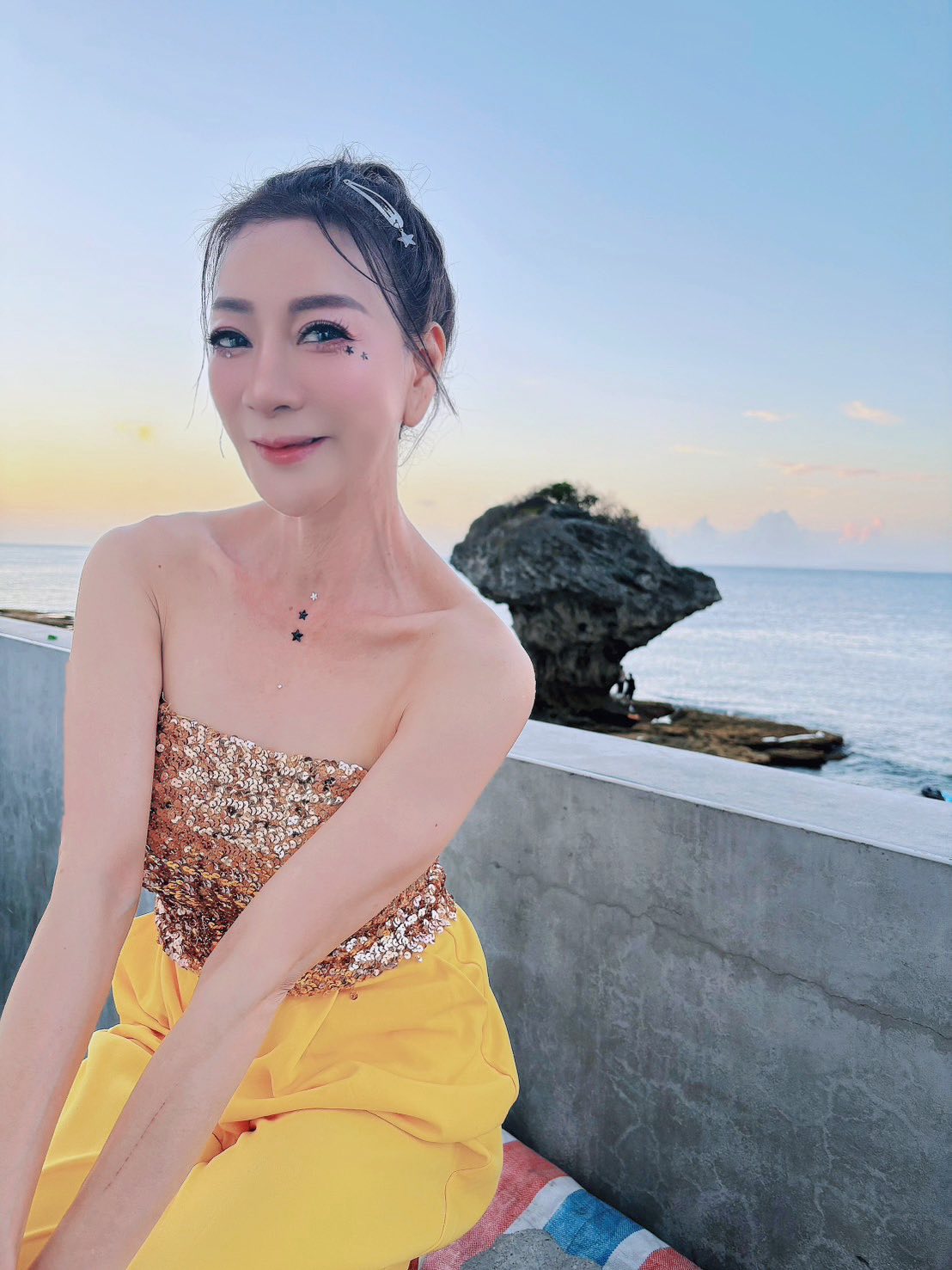 聚餐突然爆哭！60歲楊繡惠「無預警淚流滿面」崩潰了　陳美鳳出面「公開背後內幕」