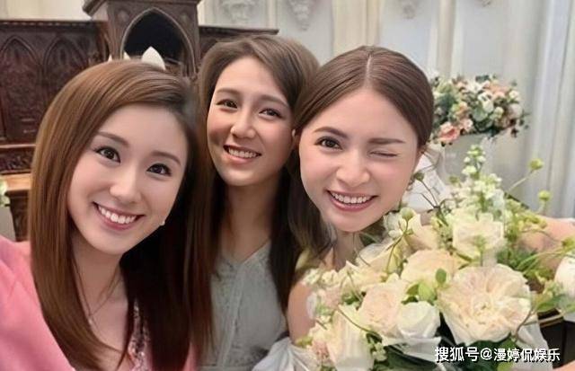 27歲女主播結婚！婚宴上「戴各種金飾」風光出嫁　昔日被罵當小三「閃婚圈外人」：老公眼神溫柔