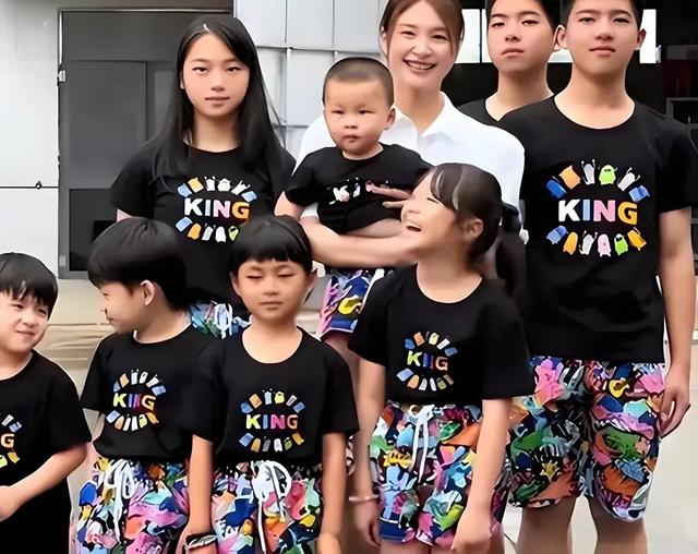 信奉多子多福氣！他僅小學畢業「娶美嬌娘生不停」　今豪宅一開「9兒女迎接」驚呆眾人