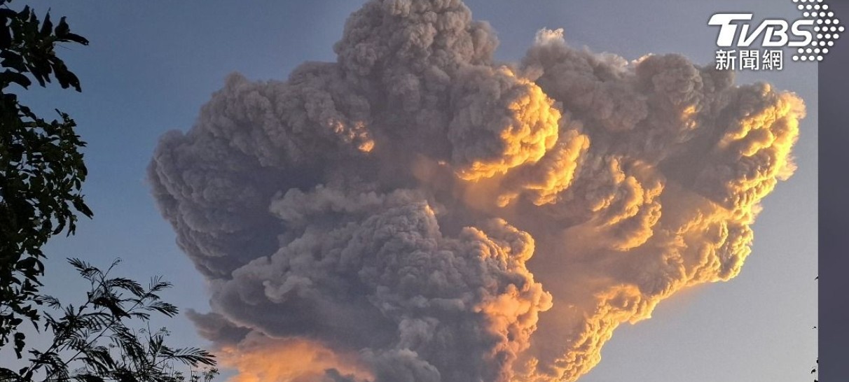 遭遇火山爆發！台灣大咖「驚遭受困」　現場狀況曝光「想逃要花120萬」