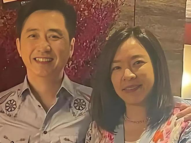默默結婚9年了！哈林驚喜曬「50歲主播妻合照」　神凍齡網看傻：「一點都不像2個孩子的媽❤️」