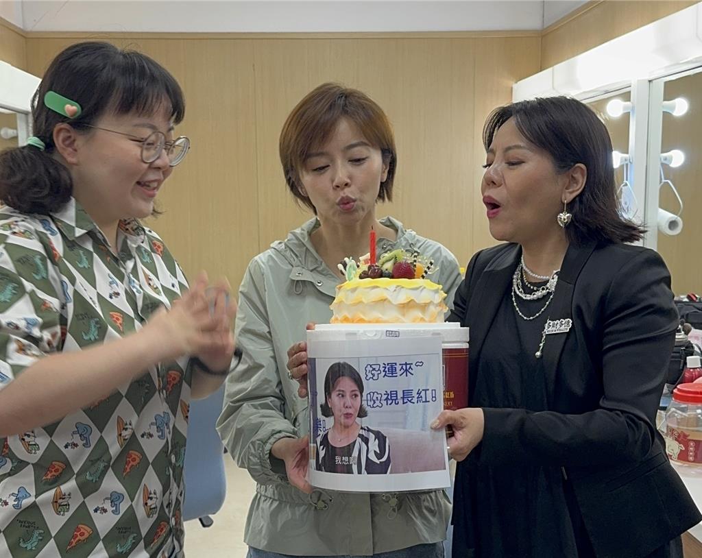 證實摯愛離世！本土劇女星「迎53歲生日」他不在身邊　「收大禮淚崩」：用另一種方式再見
