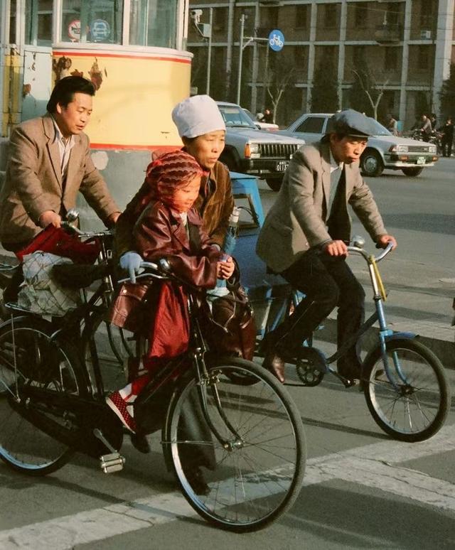 嫌老公賺太少！一次大吵後「我氣喊分房睡」　17年過去「兒子一通電話」真相令我懊悔不已