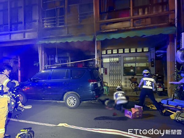 民宅深夜大火「烈焰竄天」！61歲老父親「緊抱4歲兒」一躍而下...驚險畫面曝光