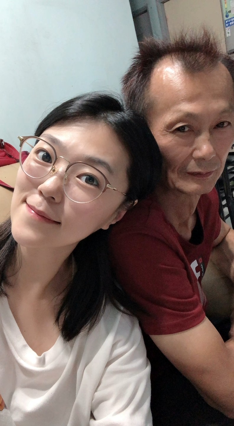 台語歌后慟別摯愛！告別式上認「早隱瞞病情」　道歉哭喊：原諒我簽放棄急救