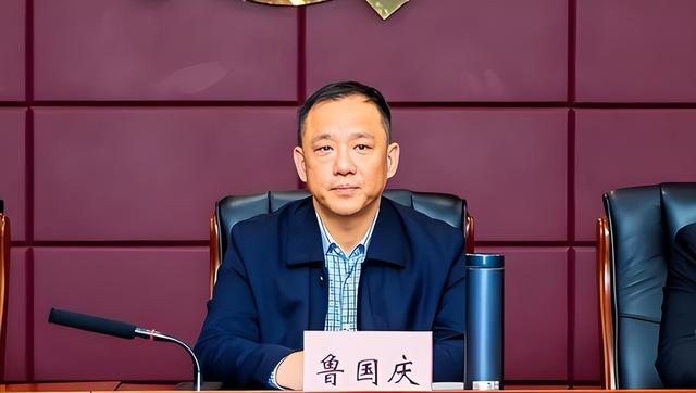 拯救無數性命！55歲醫界大咖「竟從17樓一躍而下」　知情人曝「遺書內容」令人心碎