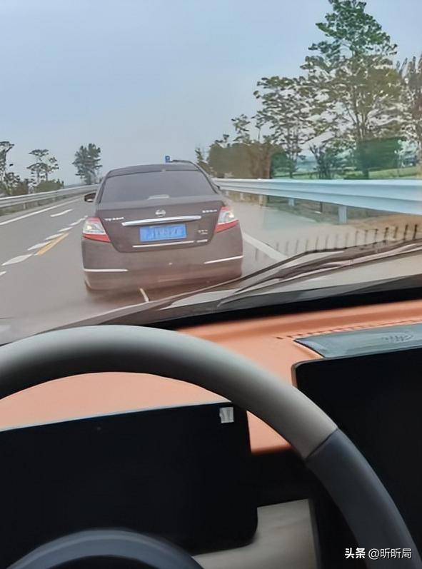 活活在車上熱死！男子「錯失逃生機會」過程曝光　醫生驚「內臟被蒸熟」：20分鐘就喪命