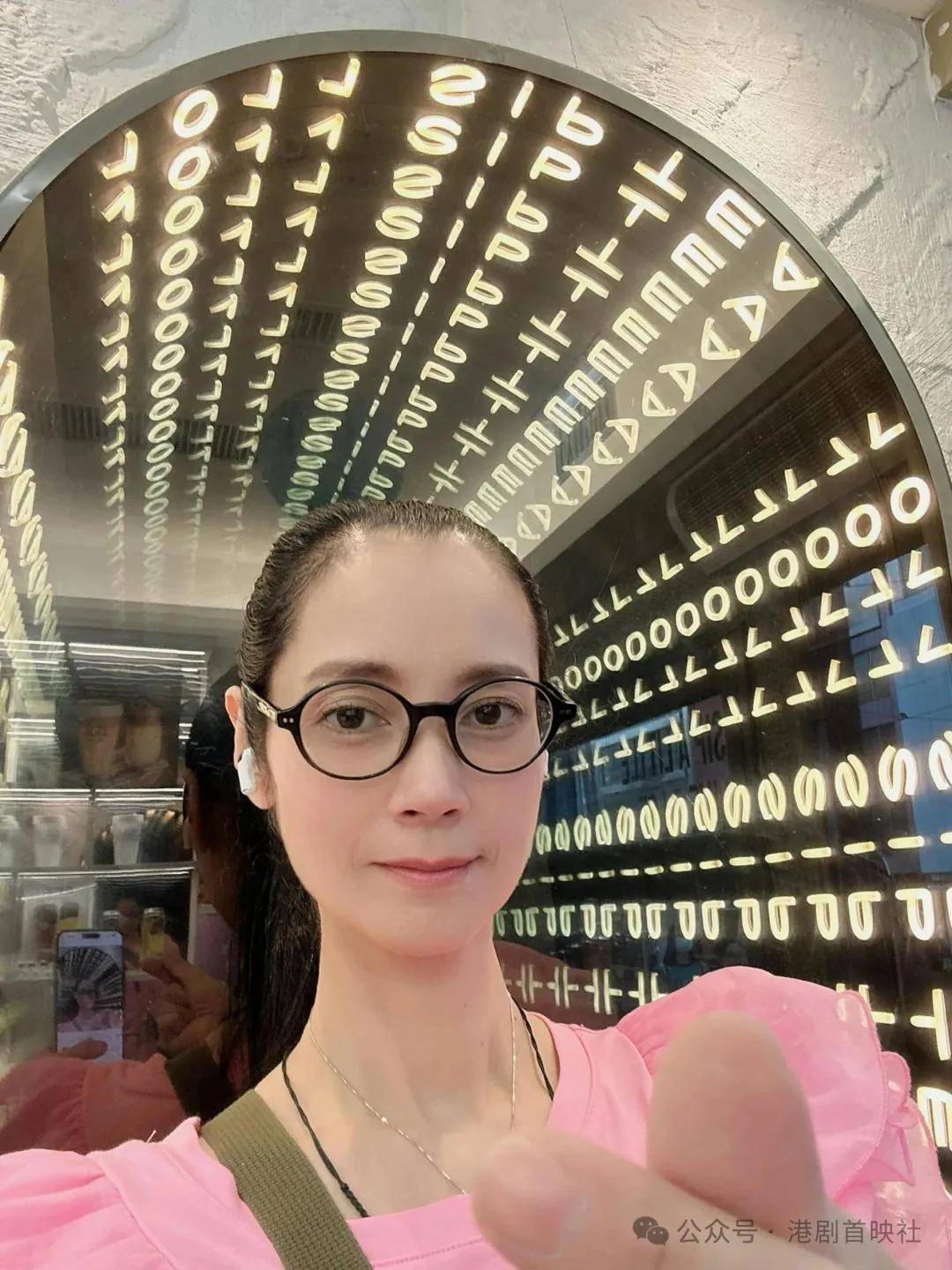 昔日三級片爆紅！54歲女星「息影當上班族」突控：遭無情解僱　崩潰「被很多手段折磨」