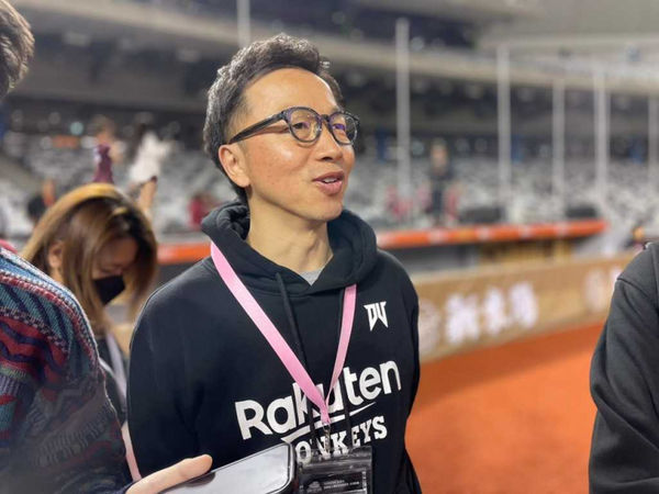 摟妹照曝光！企業已婚大咖「愛泡林森北酒店」　知情人「怒列3大罪」：連公司都拖下水