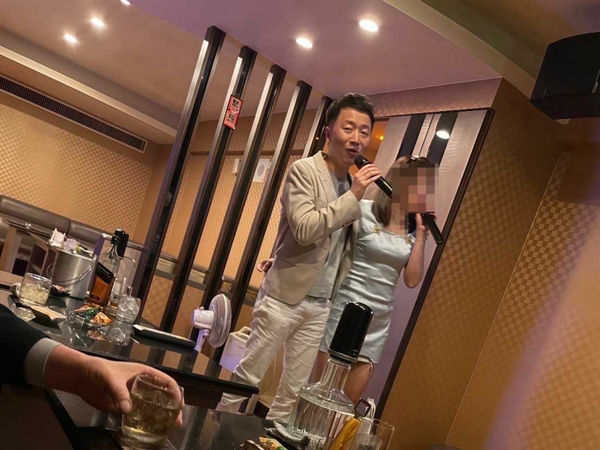 摟妹照曝光！企業已婚大咖「愛泡林森北酒店」　知情人「怒列3大罪」：連公司都拖下水