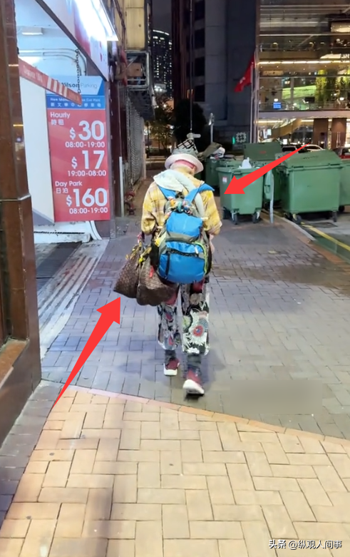 以為是失智老人！「她穿舊衣、背家當」一瘸一拐流浪　沒想到「一轉正臉」周潤發被罵翻