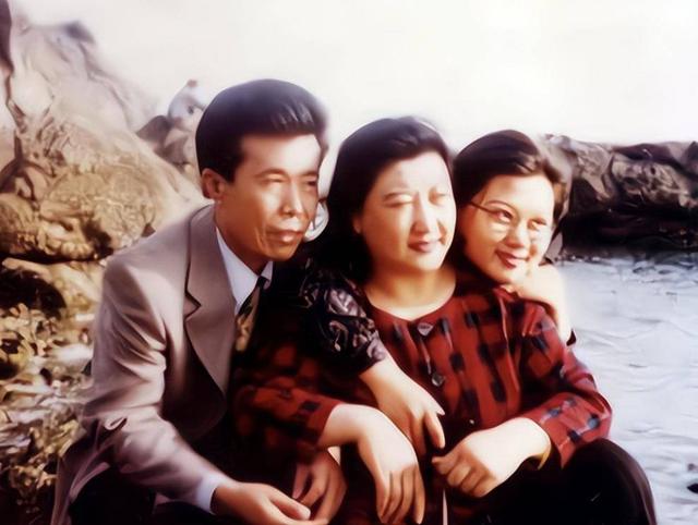 小三、元配共侍一夫！戲劇界大咖「80歲又迎第三春」　「新歡曝光」網罵翻：她死得不值得