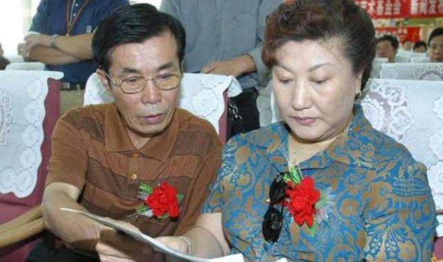 小三、元配共侍一夫！戲劇界大咖「80歲又迎第三春」　「新歡曝光」網罵翻：她死得不值得