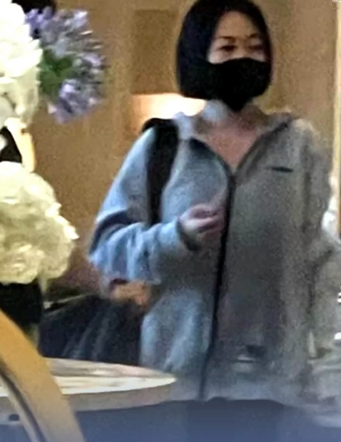 痛失大S全面停工！小S「憔悴現身首爾被目擊」　照片曝光「瘦到撐不起衣服」眾人全心疼