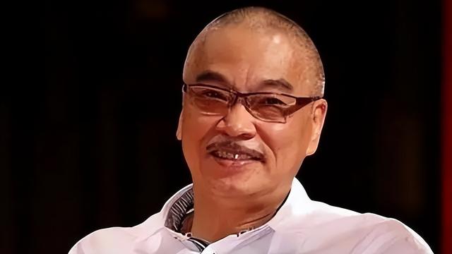 去世4年了！吳孟達被爆「同時照顧3任太太」直到病逝　王晶無奈嘆：「都是他自己造成的...」