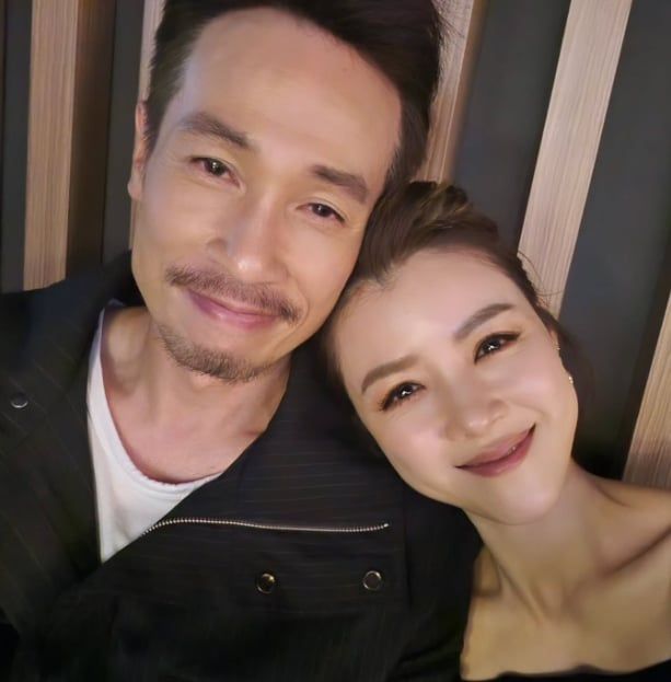 結婚12周年！大咖視帝「甜放閃小10歲老婆」　她羞曝保鮮秘訣：「每天都要1次?」