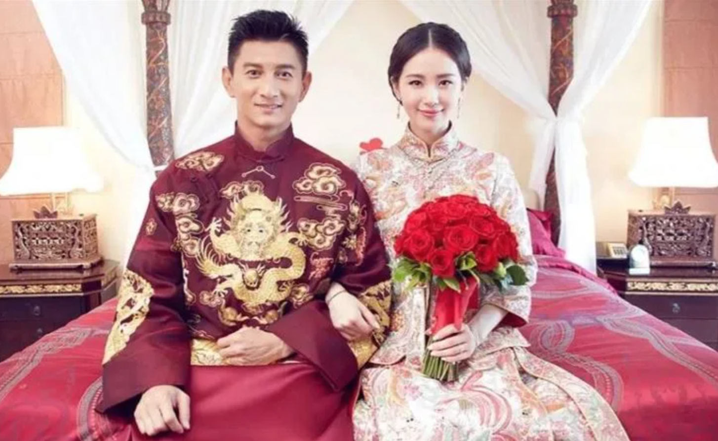 屢傳夫妻已離婚！吳奇隆、劉詩詩「一家三口罕同框」　時隔4年合體「夫妻互動曝光了」