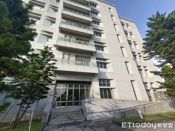 快訊／苗栗縣政府命案！57歲男科長「輕生墜樓亡」　家屬痛哭「曝光遺言」：才上任2個月