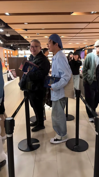 暴瘦20kg！書店偶遇「62歲武打男神」大變樣　近況曝光「一器官出問題」：斷崖式衰老