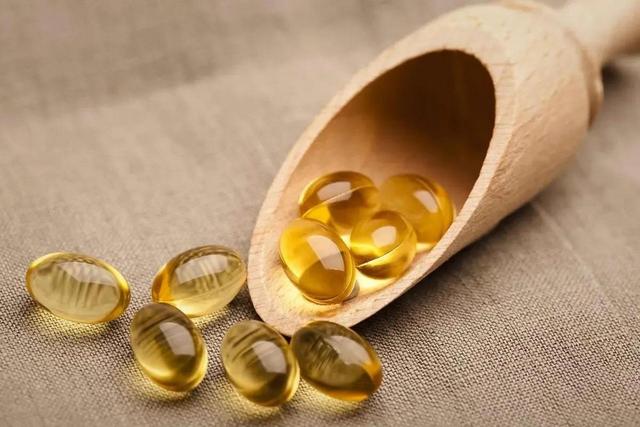 掉髮人的神器！只要吃對「2種常見維生素」擺脫中年危機：方法給你了別錯過