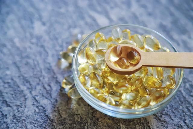 掉髮人的神器！只要吃對「2種常見維生素」擺脫中年危機：方法給你了別錯過