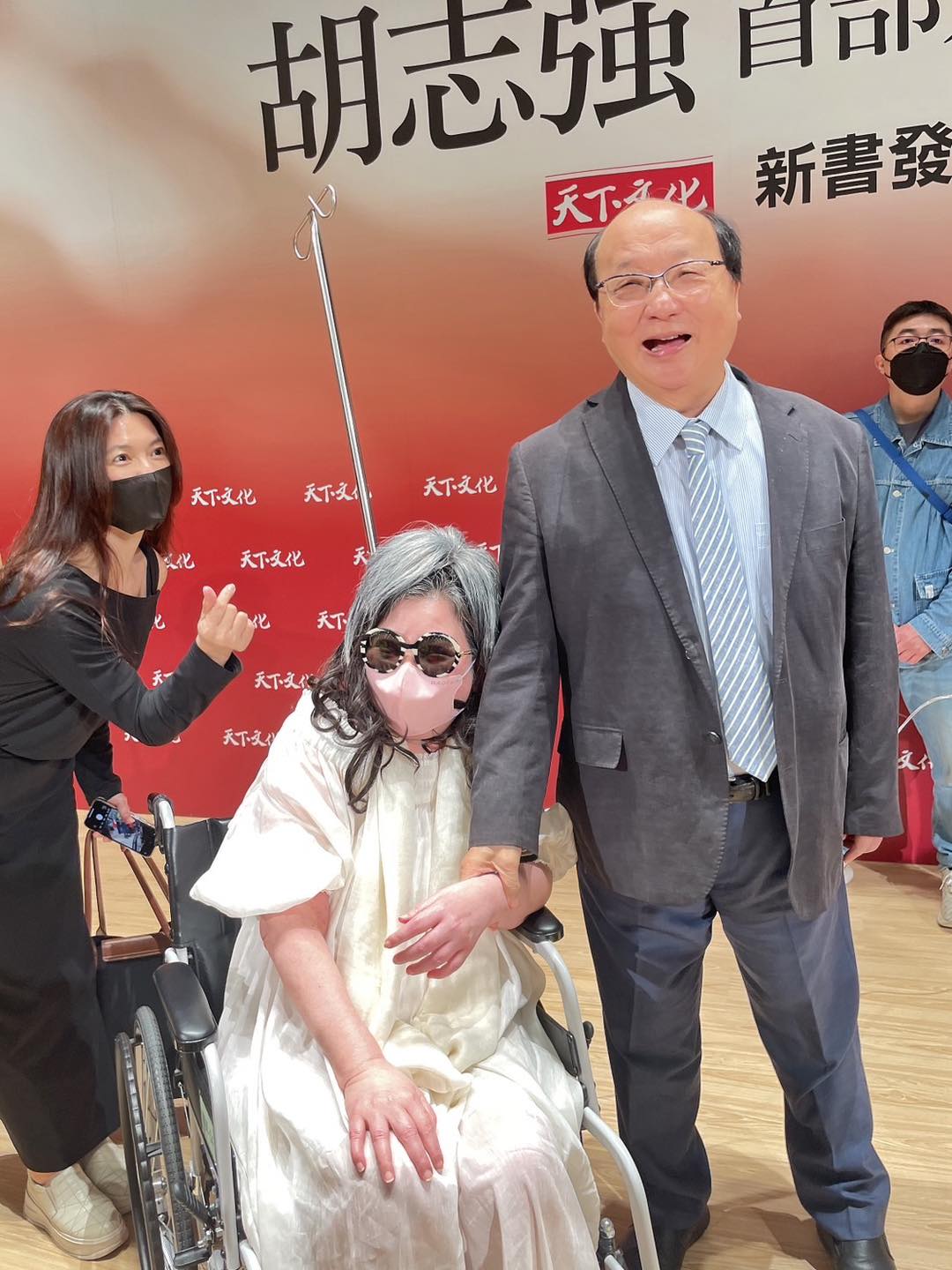 最新／緊急插管續命！67歲陳文茜「癌末突惡化」病況曝光　忍淚道別：選擇了自己的命運