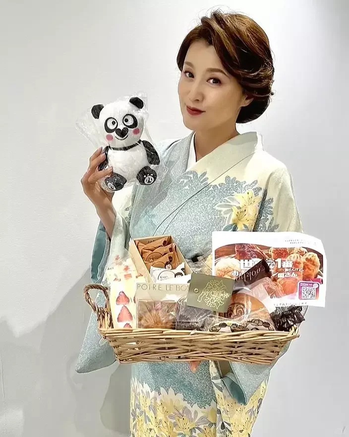 擁有絕色美貌！大咖女星「連郭富城都對她一見鍾情」　53歲穿和服現身「徹底被歲月遺忘」