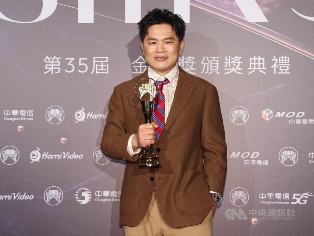 連發2專輯慘賠！55歲台語歌王「轉戰高考當律師」收入現況曝光