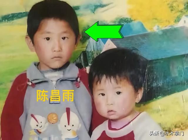 被罵忘恩負義！他要求「執行父親死刑」還拒領骨灰　事後他卻笑了：「媽，我為妳報仇了」