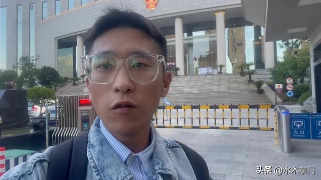 被罵忘恩負義！他要求「執行父親死刑」還拒領骨灰　事後他卻笑了：「媽，我為妳報仇了」