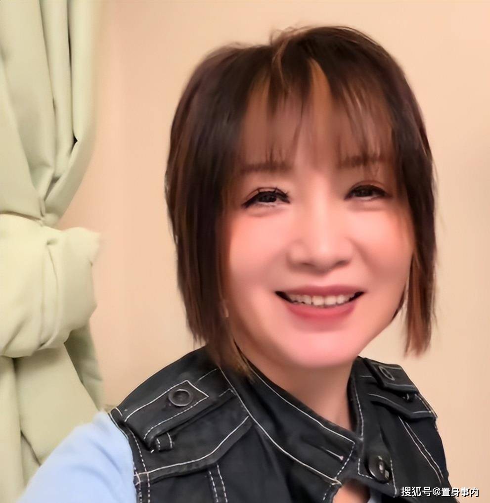 為愛甘做小三！57歲歌后「同居恩師懷孕」卻被騙流產　16年後「舊情人臨終告白」讓她崩潰痛哭...