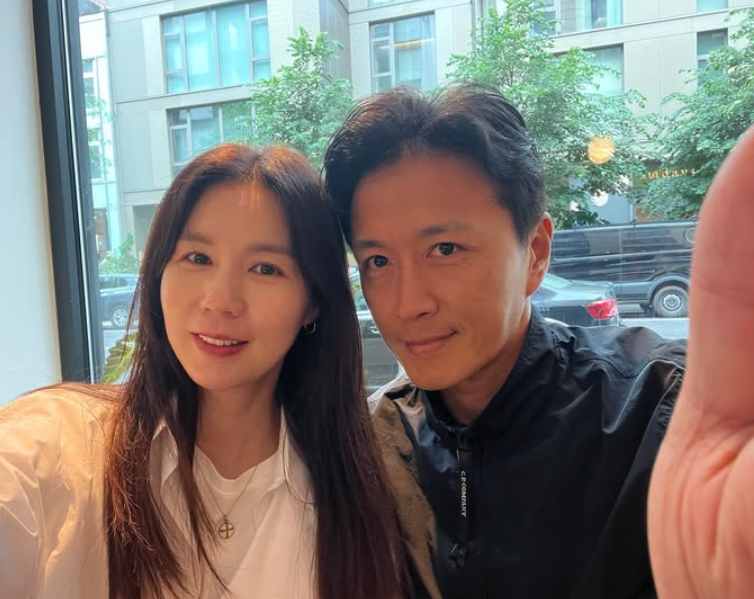 確診甲狀腺癌！44歲男星「術後近況曝光」哽咽：她為我祈禱　「告白演員愛妻」愛不會停止