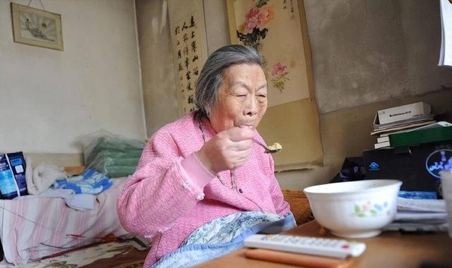 每吃一次，乳癌就離你近一步？醫生：「這5物」是乳癌加速器！