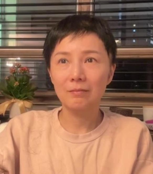 抗癌3年！50歲女星認了「狠斬14年婚姻」　曝離婚原因：「還是撐不住...」