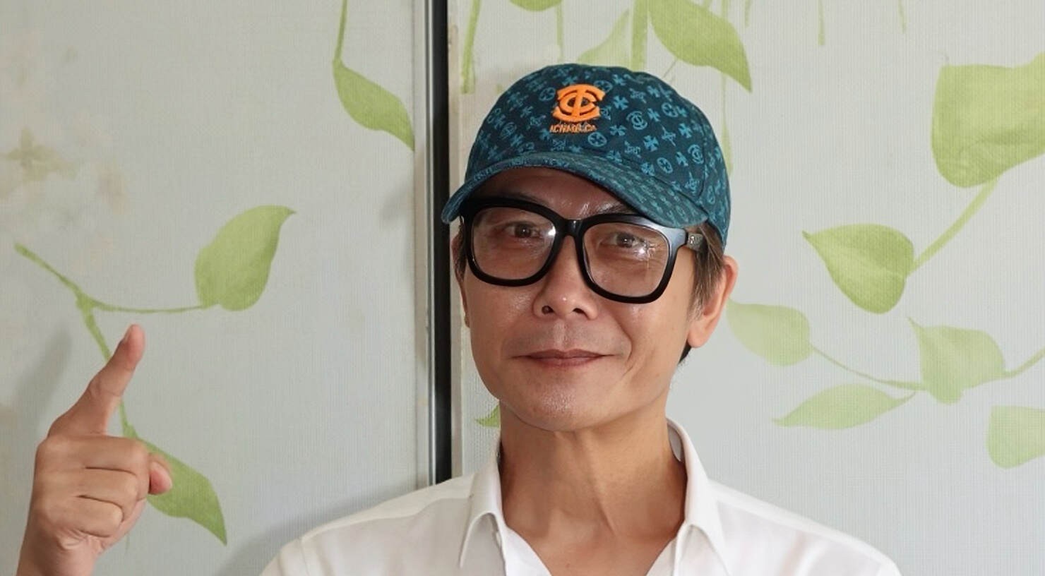 被爆罹癌、患糖尿病！62歲知名男星「遭直擊剃光頭」　認了「狂掉20公斤」早無夫妻生活