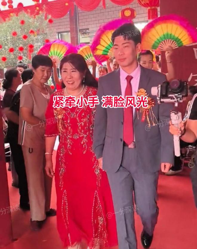 確定是真愛？31歲小鮮肉「迎娶42歲新娘」春風得意　當新娘進場「網友卻笑了」：你不想努力了