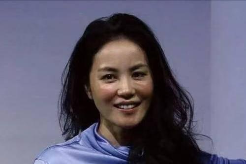 一群凍齡女神！關掉濾鏡後「全場鴉雀無聲」　嚇壞「像骷髏忍了」：但這個真忍不了