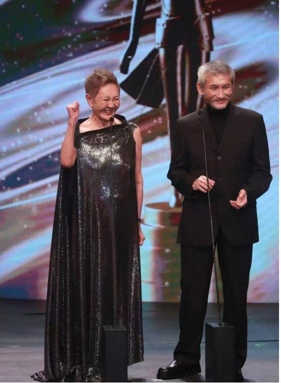 她是林青霞閨蜜！65歲「被丈夫背叛拋棄」黯然離婚　11年後「兩人再同台」：她一舉動盡顯瀟灑
