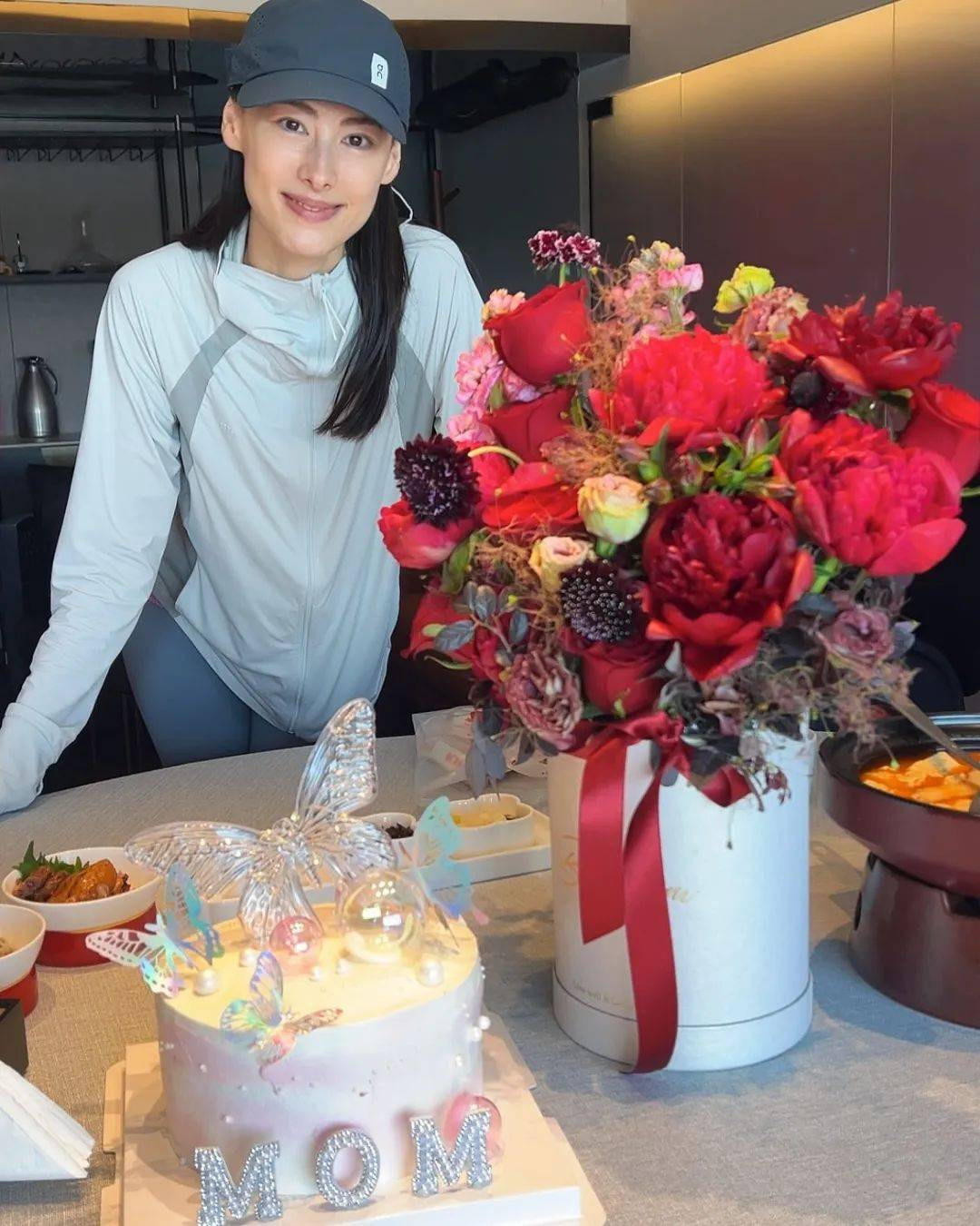 不甩豪門棄婦標籤！絕美女星「歡慶37歲生日」牽手新男友　不嫁豪門「1細節成人生贏家」