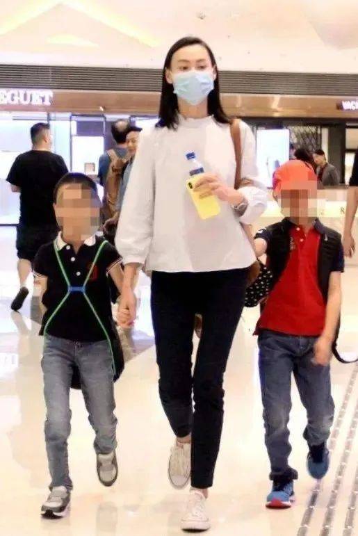 不甩豪門棄婦標籤！絕美女星「歡慶37歲生日」牽手新男友　不嫁豪門「1細節成人生贏家」