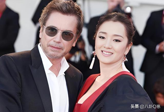 53歲才遇真愛！59歲大咖影后「身材嚴重發福」女神不復存在　一看「76歲法國老公」網全懂了：是幸福的模樣
